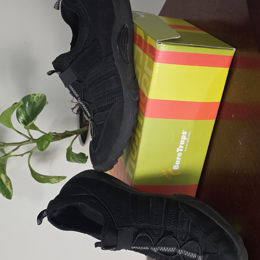 BareTraps Womans Black Athletic Shoes
